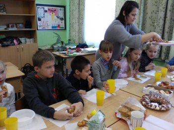 Дети вместе с родителями